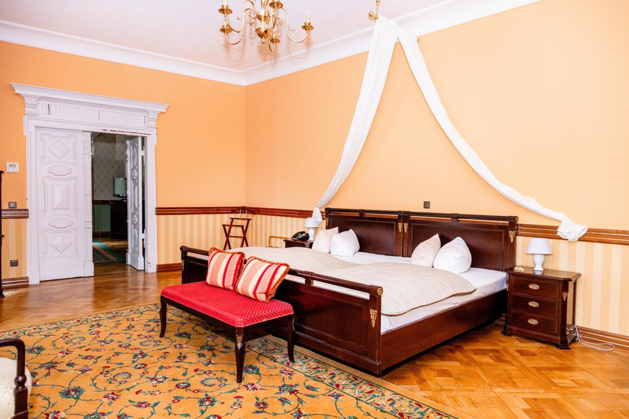 Hotel Schloss Schkopau 外观 照片