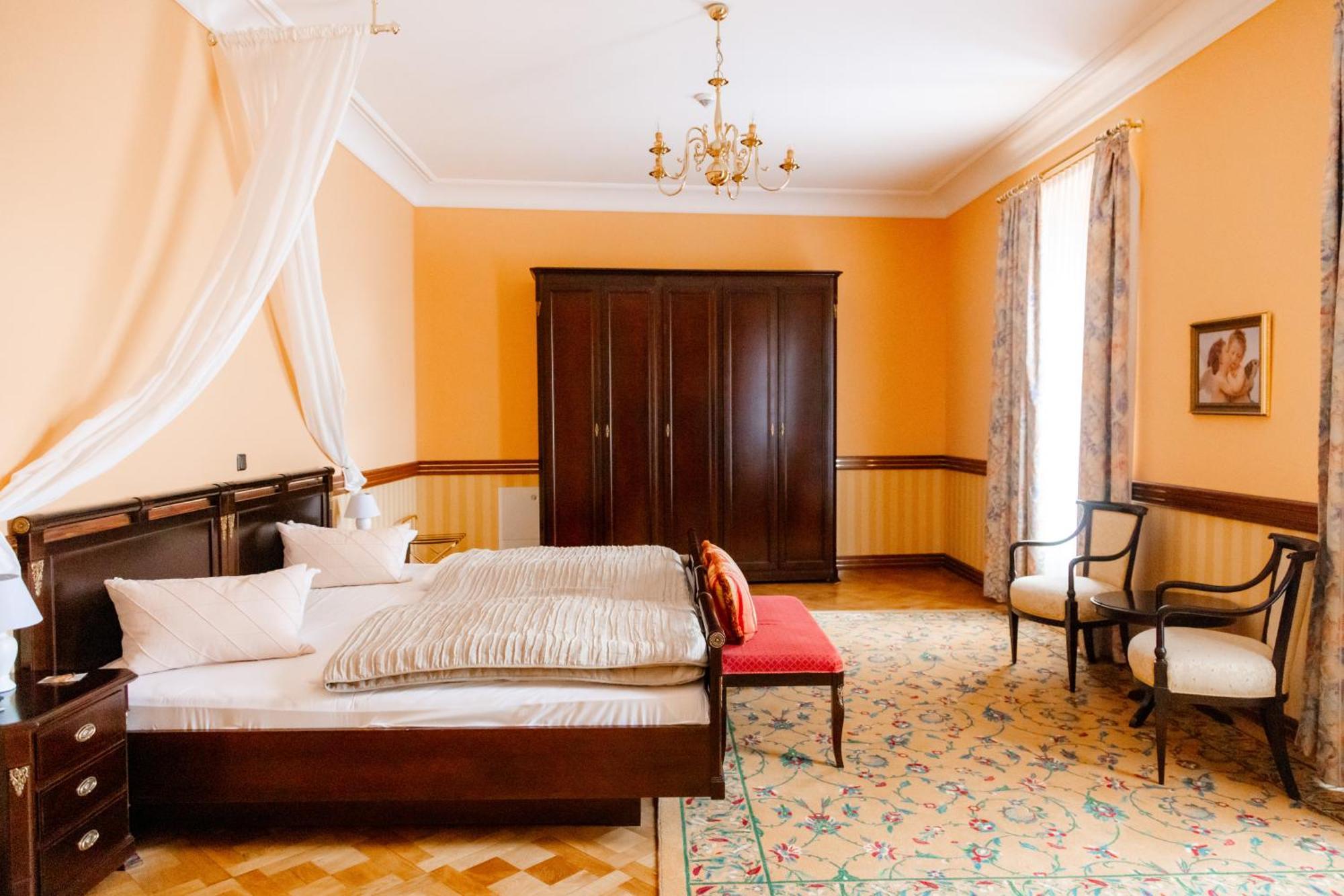 Hotel Schloss Schkopau 外观 照片